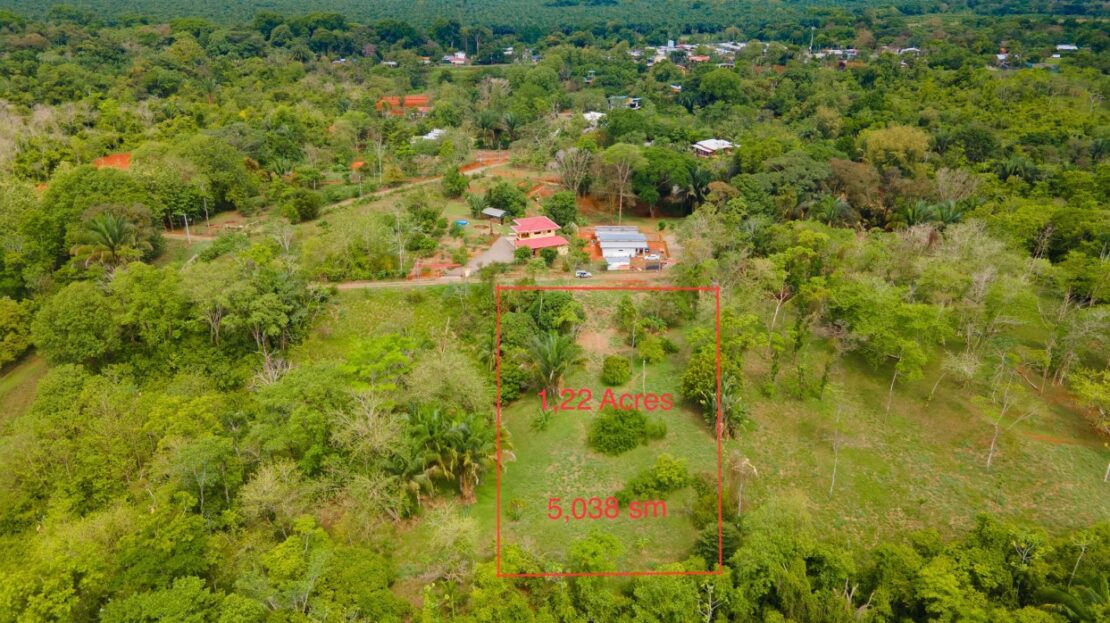 Stunning vacant land is located in Quepos